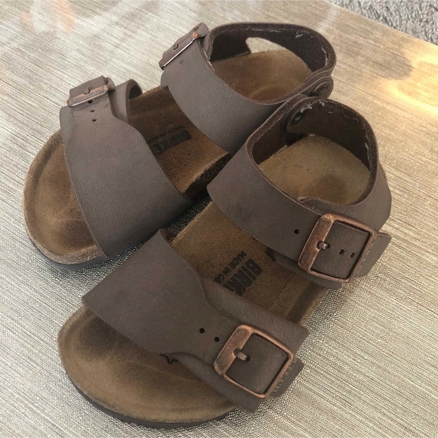 BIRKENSTOCK(ビルケンシュトック)のビルケンシュトック　ブラウン　キッズ キッズ/ベビー/マタニティのキッズ靴/シューズ(15cm~)(サンダル)の商品写真