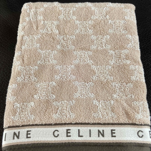 celine(セリーヌ)のCELINE セリーヌ マカダム　バスタオル　新品未使用 インテリア/住まい/日用品の日用品/生活雑貨/旅行(タオル/バス用品)の商品写真