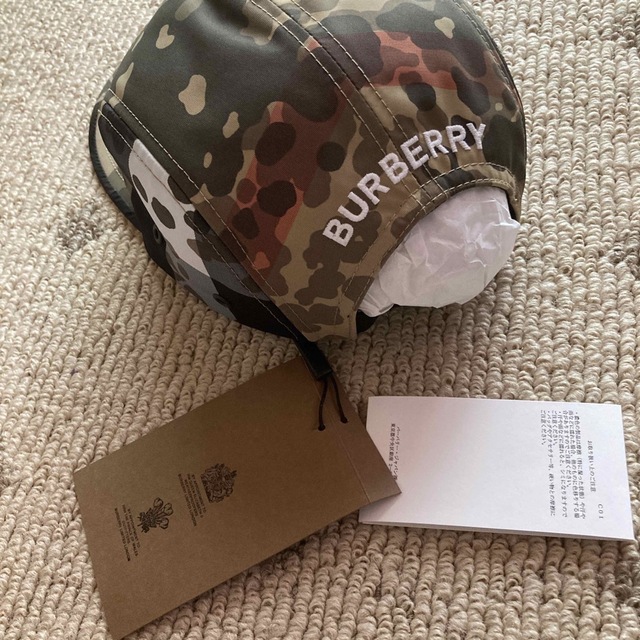 BURBERRY(バーバリー)の新品タグ付き　BURBERRYキャップ メンズの帽子(キャップ)の商品写真