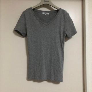 ナチュラルビューティーベーシック(NATURAL BEAUTY BASIC)のnatural beauty basic 新品Ｖネック半袖Tシャツ　グレー(Tシャツ(半袖/袖なし))