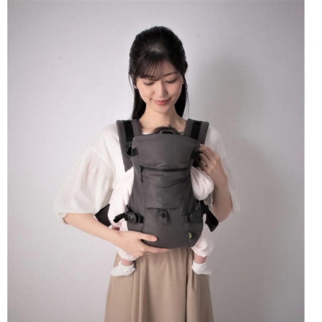 BABY CARRIER FIRST（ベビーキャリアファースト） キッズ/ベビー/マタニティの外出/移動用品(抱っこひも/おんぶひも)の商品写真