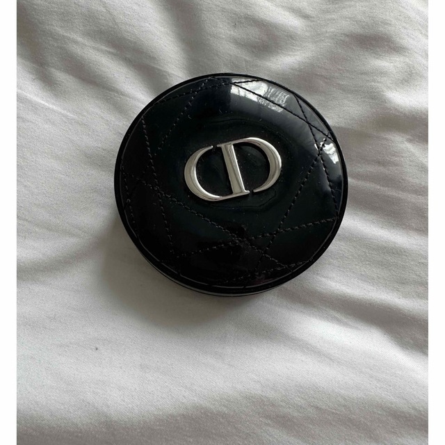 Dior(ディオール)のDIOR クッションファンデーション　ケースのみ コスメ/美容のベースメイク/化粧品(ファンデーション)の商品写真