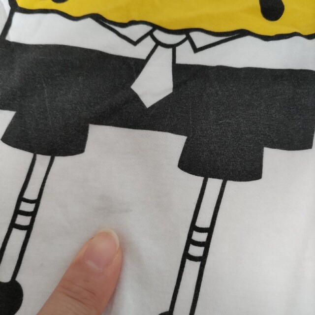 H&M(エイチアンドエム)のスポンジボブ　半袖　Tシャツ　110ぐらい キッズ/ベビー/マタニティのキッズ服男の子用(90cm~)(Tシャツ/カットソー)の商品写真