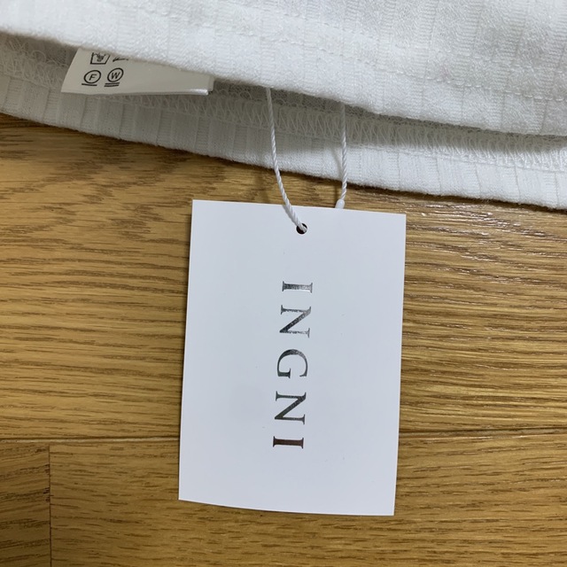 INGNI(イング)のINGNI 長袖Tシャツ レディースのトップス(Tシャツ(長袖/七分))の商品写真