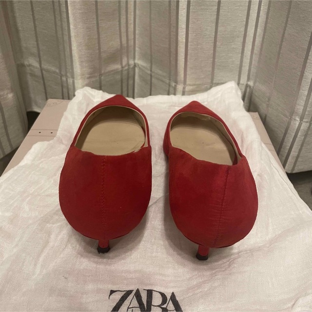 ZARA(ザラ)の美品即発送！ ZARA レッド パンプス ハイヒール スエード調 レディースの靴/シューズ(ハイヒール/パンプス)の商品写真