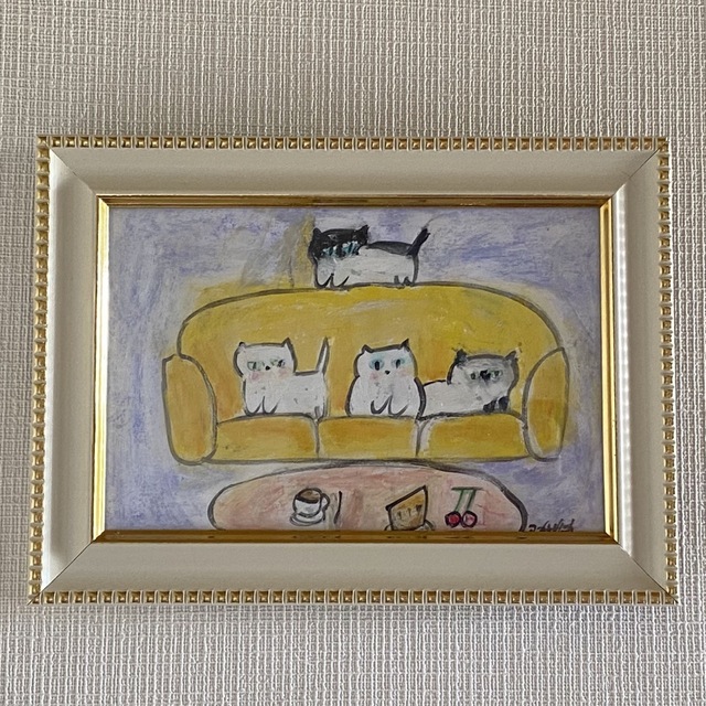 絵画。壁掛け絵原画手描き【ソファーでお菓子を食べようとしているかわいい猫たち】 2
