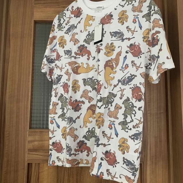 Disney(ディズニー)のライオンキング  総柄Tシャツ　白　Mサイズ レディースのトップス(Tシャツ(半袖/袖なし))の商品写真