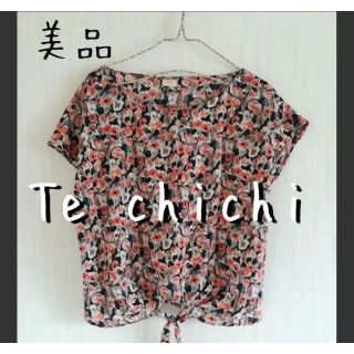 テチチ(Techichi)の美品 Te chichi（テチチ） 花柄ブラウス 半袖(シャツ/ブラウス(半袖/袖なし))