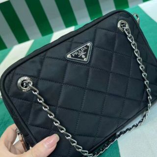 プラダ キルティングバッグの通販 79点 | PRADAを買うならラクマ プラダ キルティングバッグの通販 79点 | PRADAを買うならラクマ