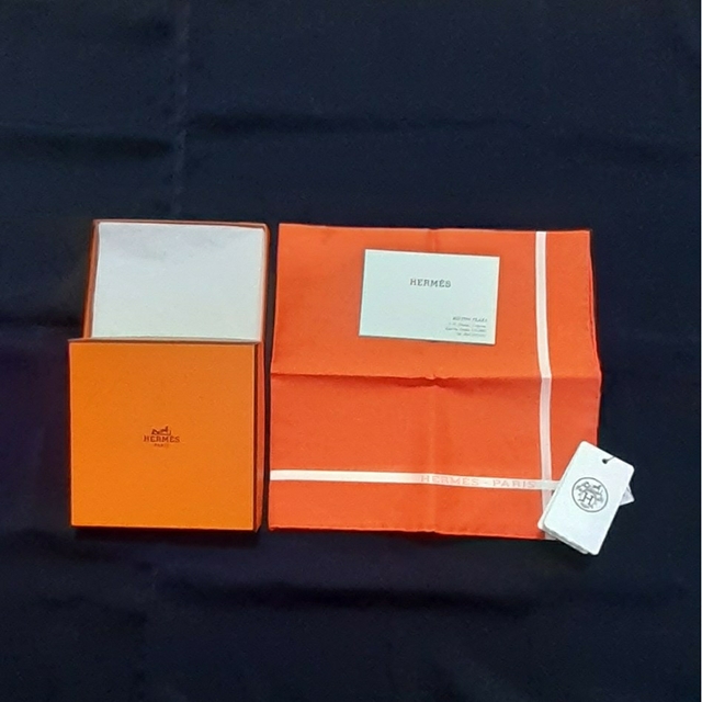 Hermes(エルメス)の【お値下げ品】エルメス　ハンカチ レディースのファッション小物(ハンカチ)の商品写真