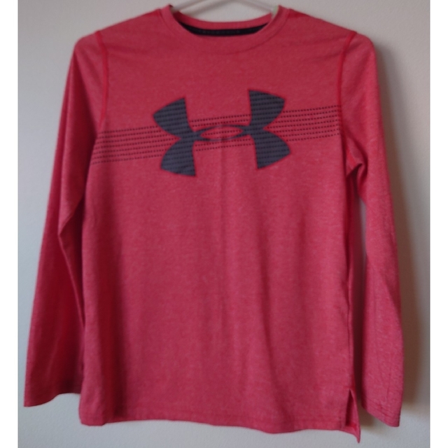 UNDER ARMOUR(アンダーアーマー)の《専用》アンダーアーマーキッズ　長袖Tシャツ【140】 キッズ/ベビー/マタニティのキッズ服男の子用(90cm~)(Tシャツ/カットソー)の商品写真