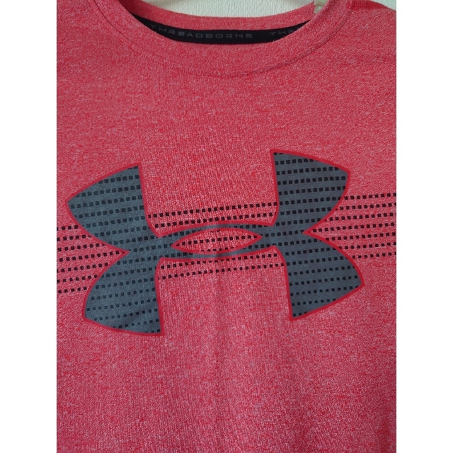 UNDER ARMOUR(アンダーアーマー)の《専用》アンダーアーマーキッズ　長袖Tシャツ【140】 キッズ/ベビー/マタニティのキッズ服男の子用(90cm~)(Tシャツ/カットソー)の商品写真