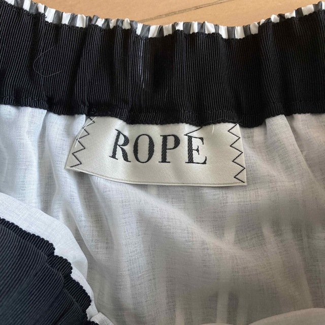 ROPE’(ロペ)の1回使用　ROPE ロペ　大人可愛いふんわりスカート　ストライプ 36 レディースのスカート(ひざ丈スカート)の商品写真