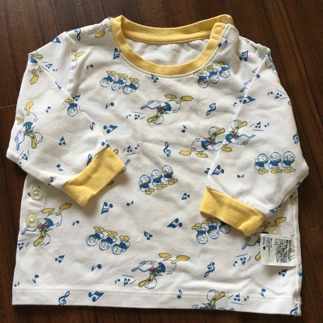 UNIQLO(ユニクロ)の長袖ロンT80 キッズ/ベビー/マタニティのベビー服(~85cm)(シャツ/カットソー)の商品写真