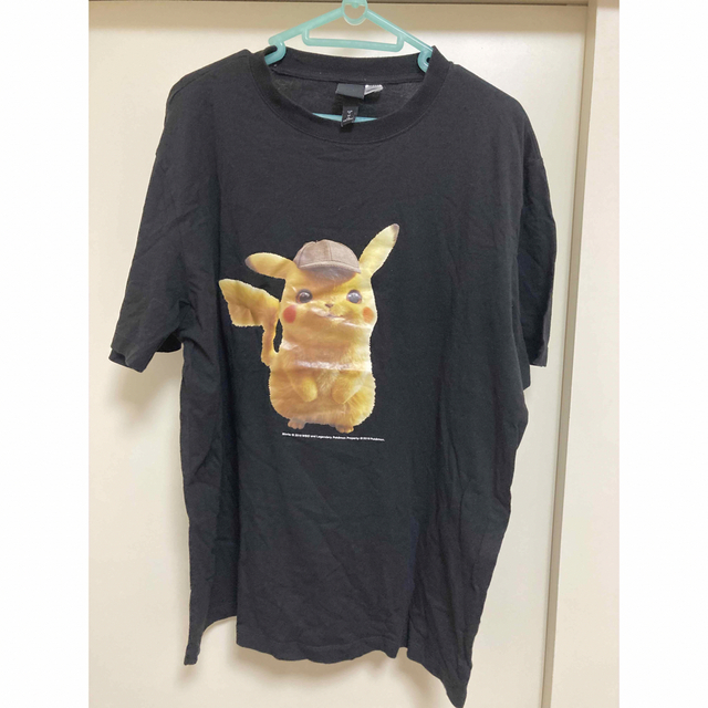 H&M(エイチアンドエム)のH&M 名探偵ピカチュウ  Tシャツ　未使用　サイズM  メンズのトップス(Tシャツ/カットソー(半袖/袖なし))の商品写真