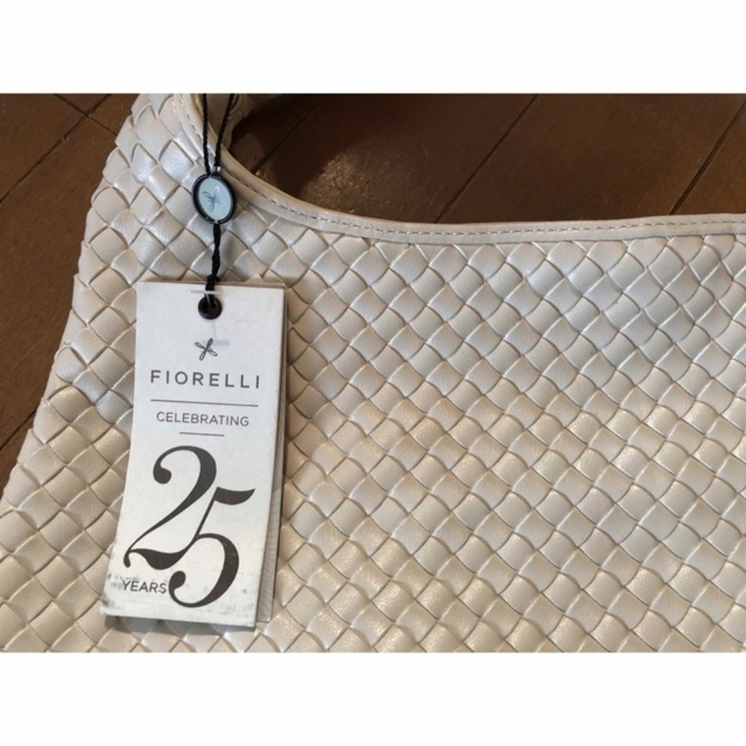 [新品未使用] FIORELLI フィオレッリ　ショルダーバッグ　オフホワイト