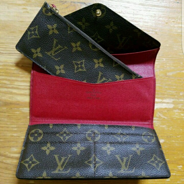 LOUIS VUITTON - LOUISVUITTON ルイヴィトン 赤 ポルトフォイユ ...