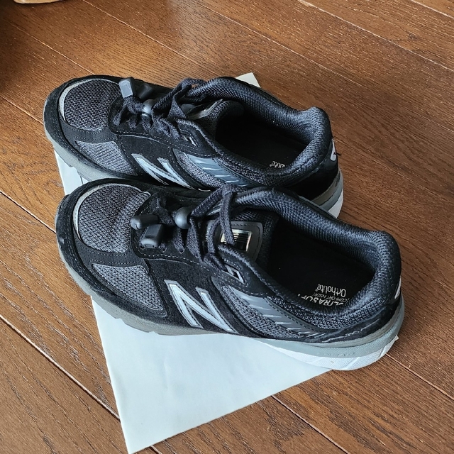 ☆美品☆NewBalance990v5靴/シューズ