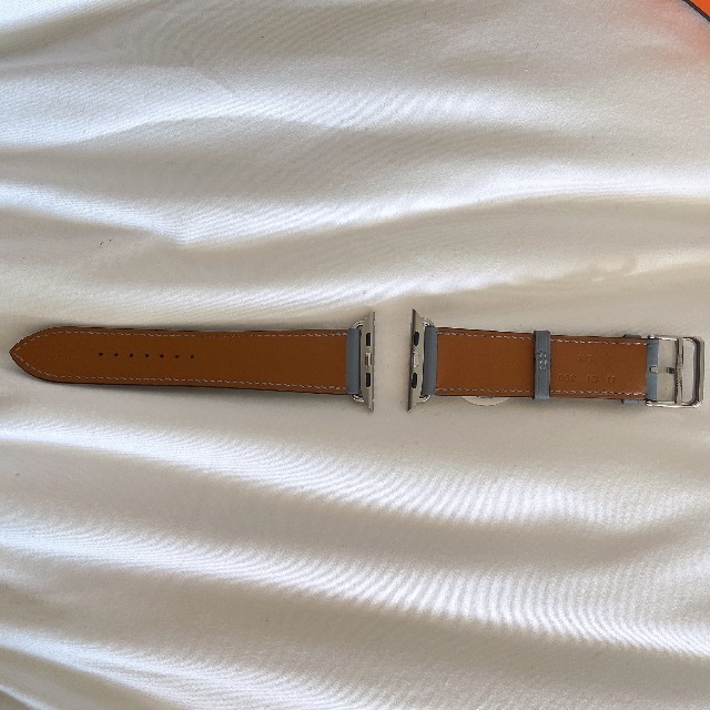 Hermes(エルメス)のエルメス　アップルウォッチ　バンド　セリエ　グレー　レザー メンズの時計(レザーベルト)の商品写真