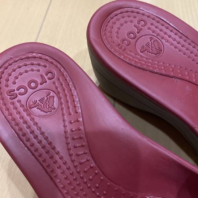 crocs(クロックス)のクロックス　ササリー　ジニー  w6 ピンク レディースの靴/シューズ(サンダル)の商品写真