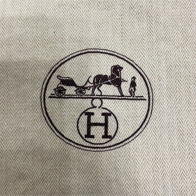 Hermes(エルメス)のHERMES エルメス　保存袋　中大　37cm×35cm レディースのバッグ(ショップ袋)の商品写真