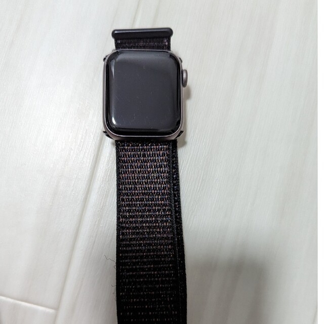 Apple Watch(アップルウォッチ)のapple watch　SE エンタメ/ホビーのゲームソフト/ゲーム機本体(その他)の商品写真