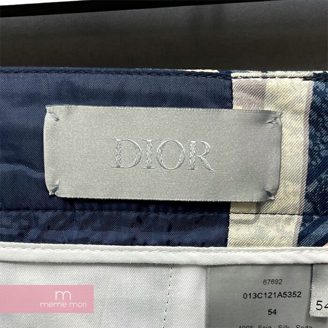 Dior(ディオール)のDior×Kenny Scharf 2021AW Bermuda Shorts 013C121A5352 ディオール×ケニー・シャーフ バミューダショーツ ショートパンツ ハーフパンツ 総柄 シルクツイル トランプ柄 ブルー×ベージュ サイズ54【230505】【中古-A】【me04】 メンズの靴/シューズ(スニーカー)の商品写真