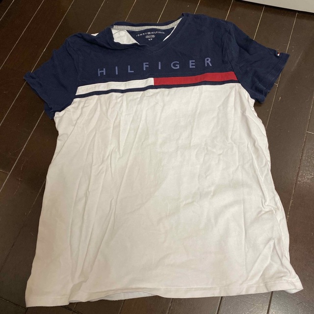 TOMMY HILFIGER(トミーヒルフィガー)のTOMY HILFIGER トミーヒルフィガー　レディースS  レディースのトップス(Tシャツ(半袖/袖なし))の商品写真