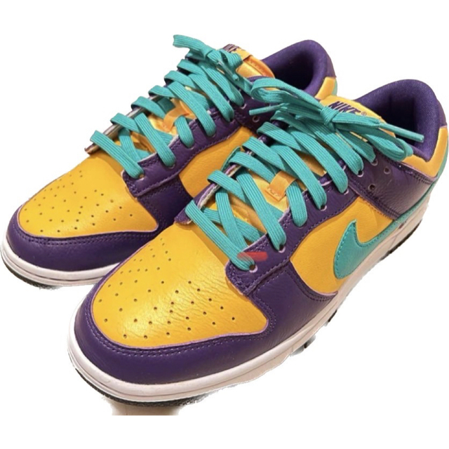 NIKE(ナイキ)のNike WMNS Dunk Low "Lisa Leslie" レディースの靴/シューズ(スニーカー)の商品写真