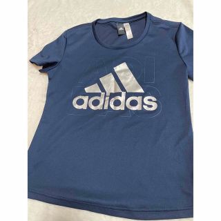 アディダス(adidas)のadidasシャツ(ウェア)