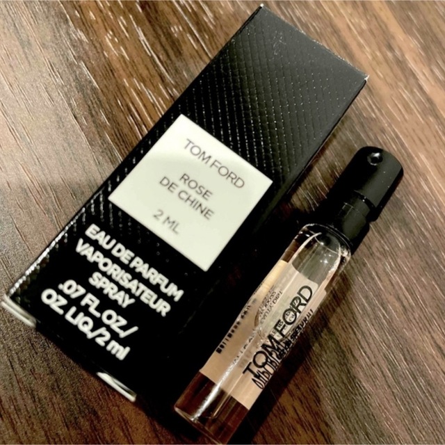 TOM FORD BEAUTY(トムフォードビューティ)のTOMFORD ローズドシーヌ香水ミニボトル コスメ/美容の香水(香水(女性用))の商品写真