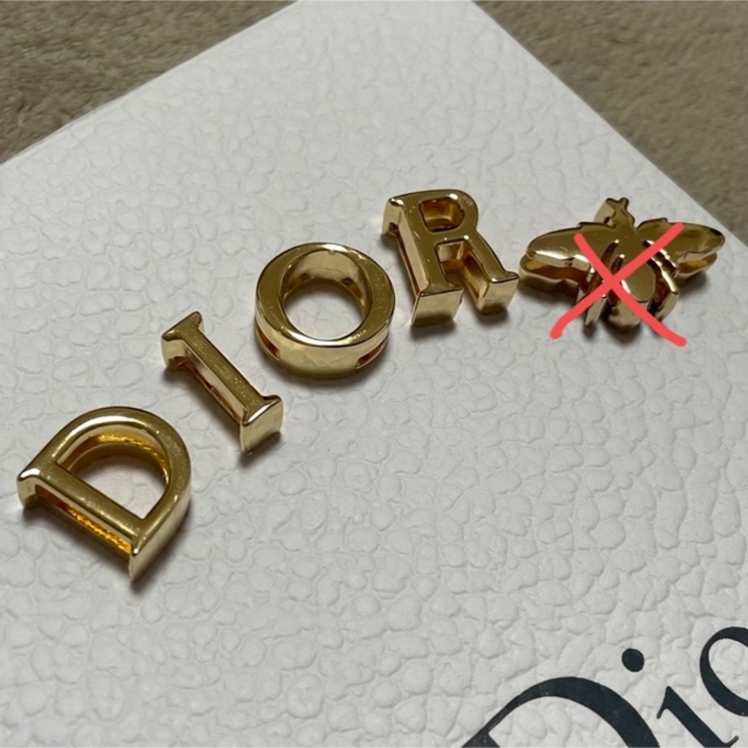 Christian Dior My ABC Dior レディディオール チャーム バッジ パーツ R beeの通販 by pon's  shop｜クリスチャンディオールならラクマ