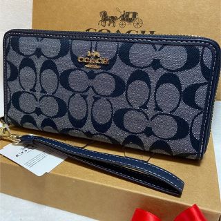 コーチ(COACH)のギフト⭕️ コーチ 新作 デニム調シャンブレー織ネイビー メンズレディス 長財布(長財布)