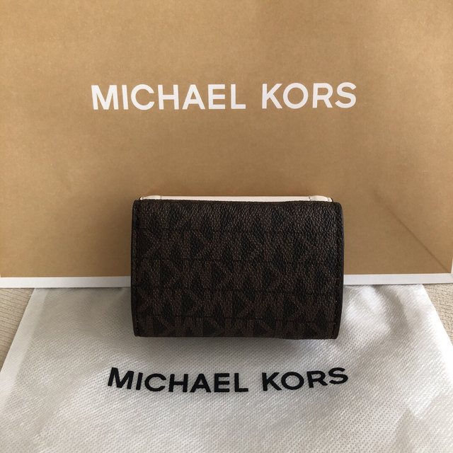 Michael Kors(マイケルコース)の新品 マイケルコース 定価28,600円 三つ折り財布 ライトクリーム レディースのファッション小物(財布)の商品写真