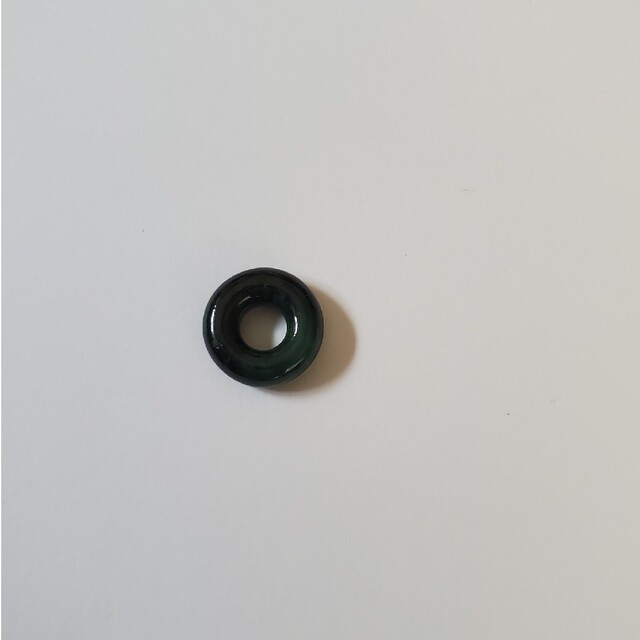 翡翠  濃緑フープペンダントチャーム   ペンダントトップ レディースのアクセサリー(ネックレス)の商品写真
