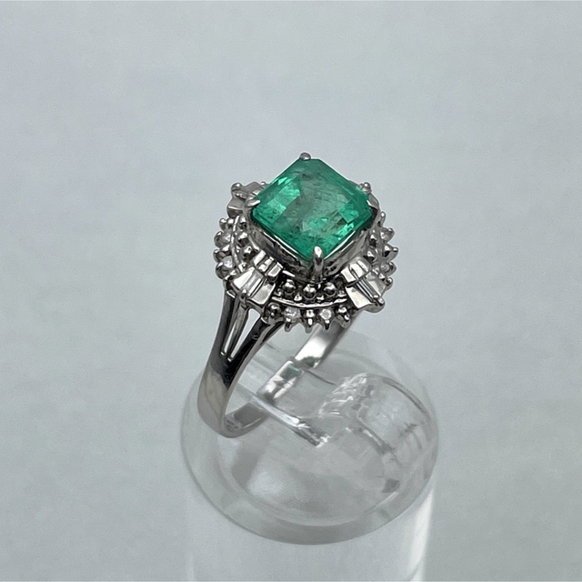 暖色系 pt900 エメラルド1.48ct ダイヤ0.12ct リング - 通販 - karting