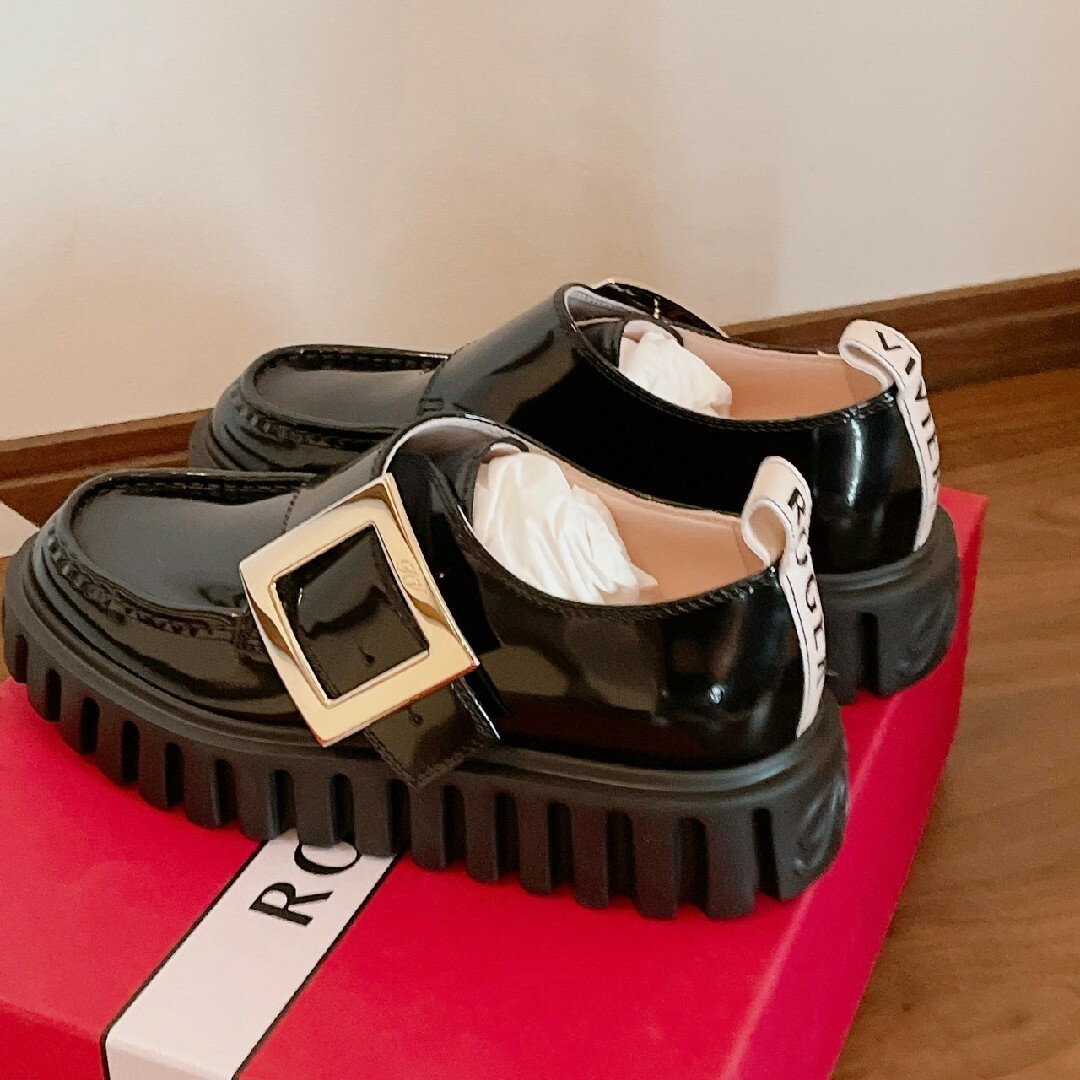 ROGER VIVIER(ロジェヴィヴィエ)の大人気！ Roger Vivier ヴィヴクリーパー  ローファー 37 レディースの靴/シューズ(ローファー/革靴)の商品写真