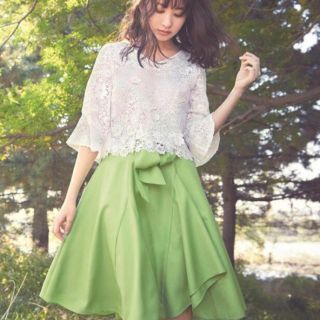 リランドチュール(Rirandture)の小嶋陽菜さん着用 Rirandturel アシメカラースカート グリーン(ひざ丈スカート)