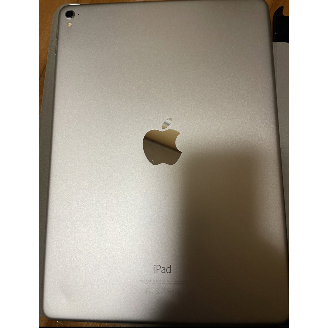 iPad(アイパッド)のiPad Pro 初代　128GB wifi A1673 スマホ/家電/カメラのPC/タブレット(タブレット)の商品写真