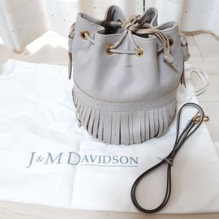 ジェイアンドエムデヴィッドソン(J&M DAVIDSON)のJ&Mデヴィッドソンフリンジバッグ(ハンドバッグ)