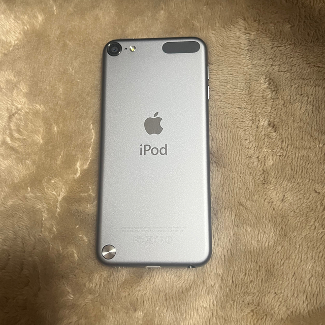 iPod touch(アイポッドタッチ)のiPod touch 第5世代 32GB グレー スマホ/家電/カメラのオーディオ機器(ポータブルプレーヤー)の商品写真