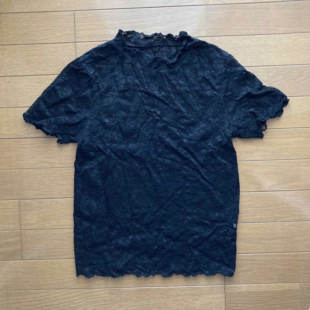 GU(ジーユー)のGU 透け感のあるレースの半袖トップスSサイズ黒 レディースのトップス(Tシャツ(半袖/袖なし))の商品写真