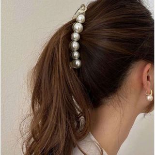 ヘアクリップ　パール　ヘアアクセサリー　透明ベージュ　バナナクリップ　韓国可愛い(バレッタ/ヘアクリップ)