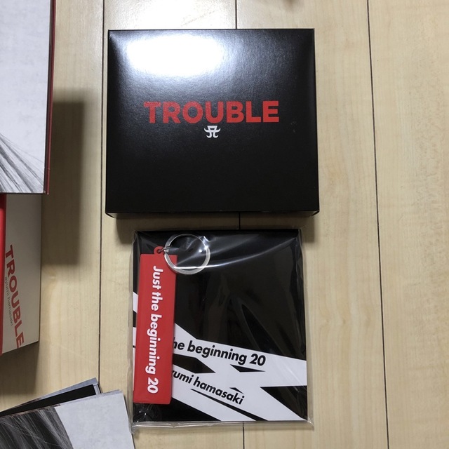 激レア　浜崎あゆみ　TROUBLE 初回限定盤　CD＋DVD＋グッズセット エンタメ/ホビーのDVD/ブルーレイ(ミュージック)の商品写真