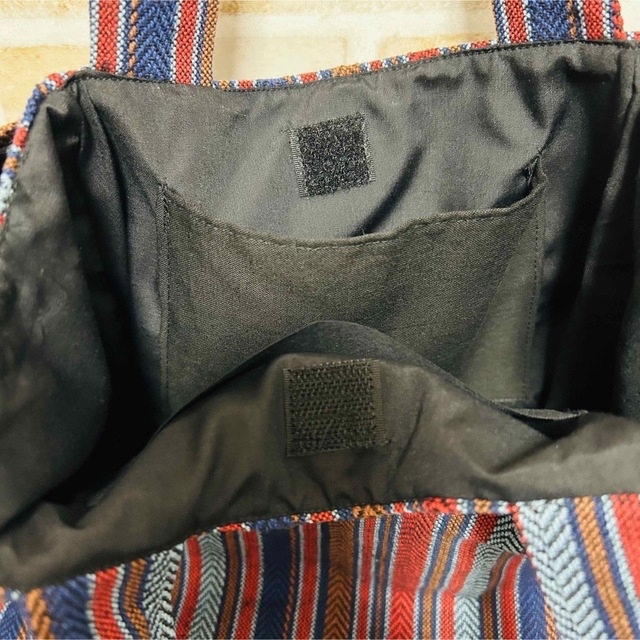 手提げバッグ　トートバッグ　両ポケット付き　ハンドメイド ハンドメイドのファッション小物(バッグ)の商品写真