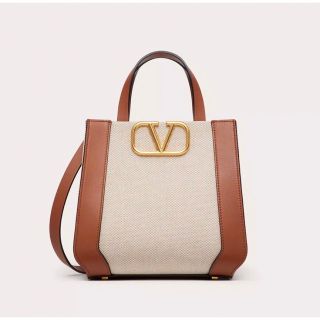 ヴァレンティノ(VALENTINO)のVロゴ シグネチャー キャンバス スモール ハンドバッグ(ハンドバッグ)