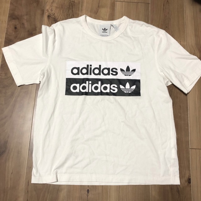 adidas(アディダス)のadidas originals  メンズ　M サイズ　ビックロゴ メンズのトップス(Tシャツ/カットソー(半袖/袖なし))の商品写真