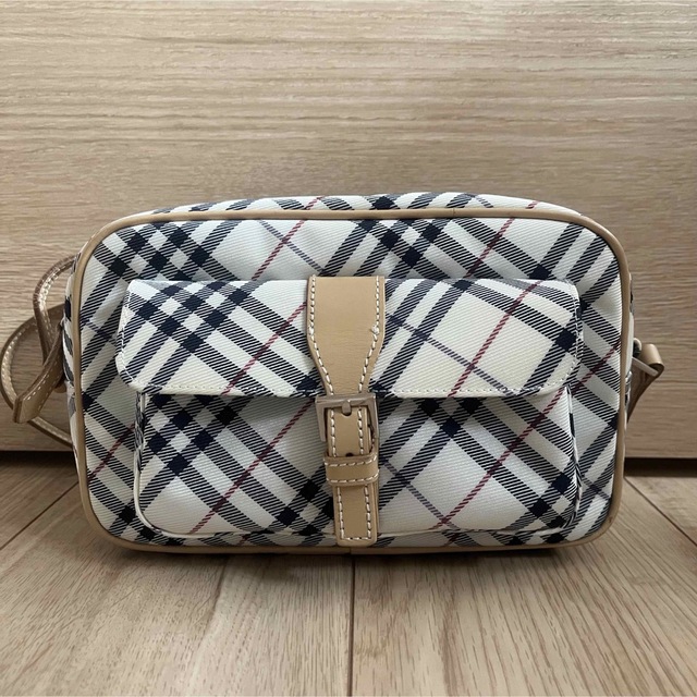 BURBERRY BLUE LABEL(バーバリーブルーレーベル)の【美品】バーバリーブルーレーベル ショルダー レディースのバッグ(ショルダーバッグ)の商品写真