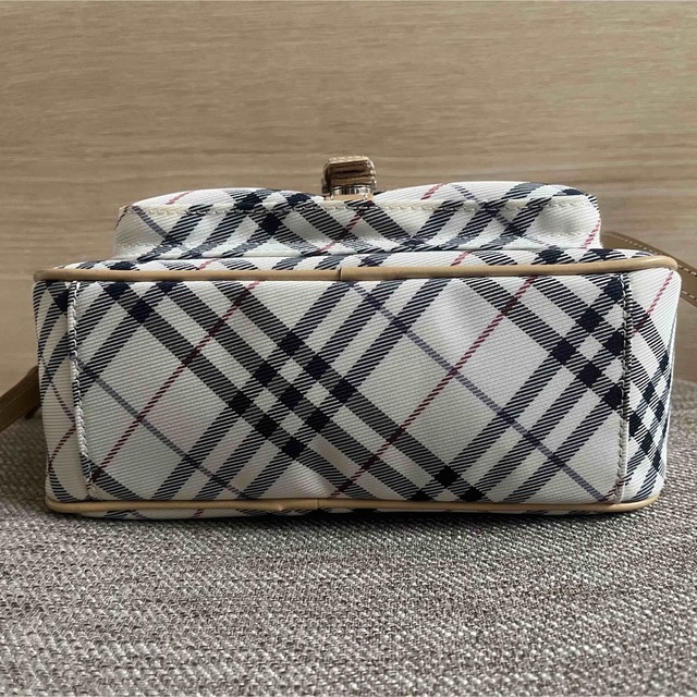 BURBERRY BLUE LABEL(バーバリーブルーレーベル)の【美品】バーバリーブルーレーベル ショルダー レディースのバッグ(ショルダーバッグ)の商品写真