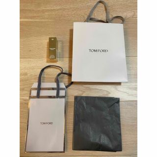 トムフォード(TOM FORD)の【新品未使用、紙袋付き】トムフォード　リップブラッシュ(口紅)